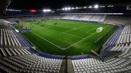 El Claro Arena donde se disputa Católica vs. Boca Juniors tiene césped sintético