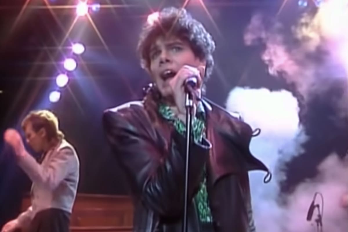 El clásico de los 80 "Big in Japan" esconde una historia poco conocida