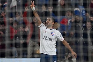 El clásico festejo de Suárez: esta vez, por el torneo Clausura de Uruguay