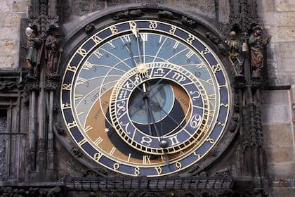 El clásico reloj astronómico de Praga, cuya construcción comenzó en 1410