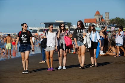 El clima en Mar del Plata permitió disfrutar de la playa