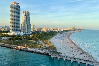 El clima en Miami para el fin de semana del Día del Padre promete dar un respiro a la extenuante ola de calor que afecta la zona hace días