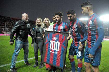 El clima en San Lorenzo es tal que en el homenaje a Cerutti no participaron los dirigentes, sino sus compañeros y familia