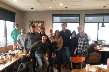 El club de los mil dólares quiere ayudar a todos los mozos de Boston, Massachusetts