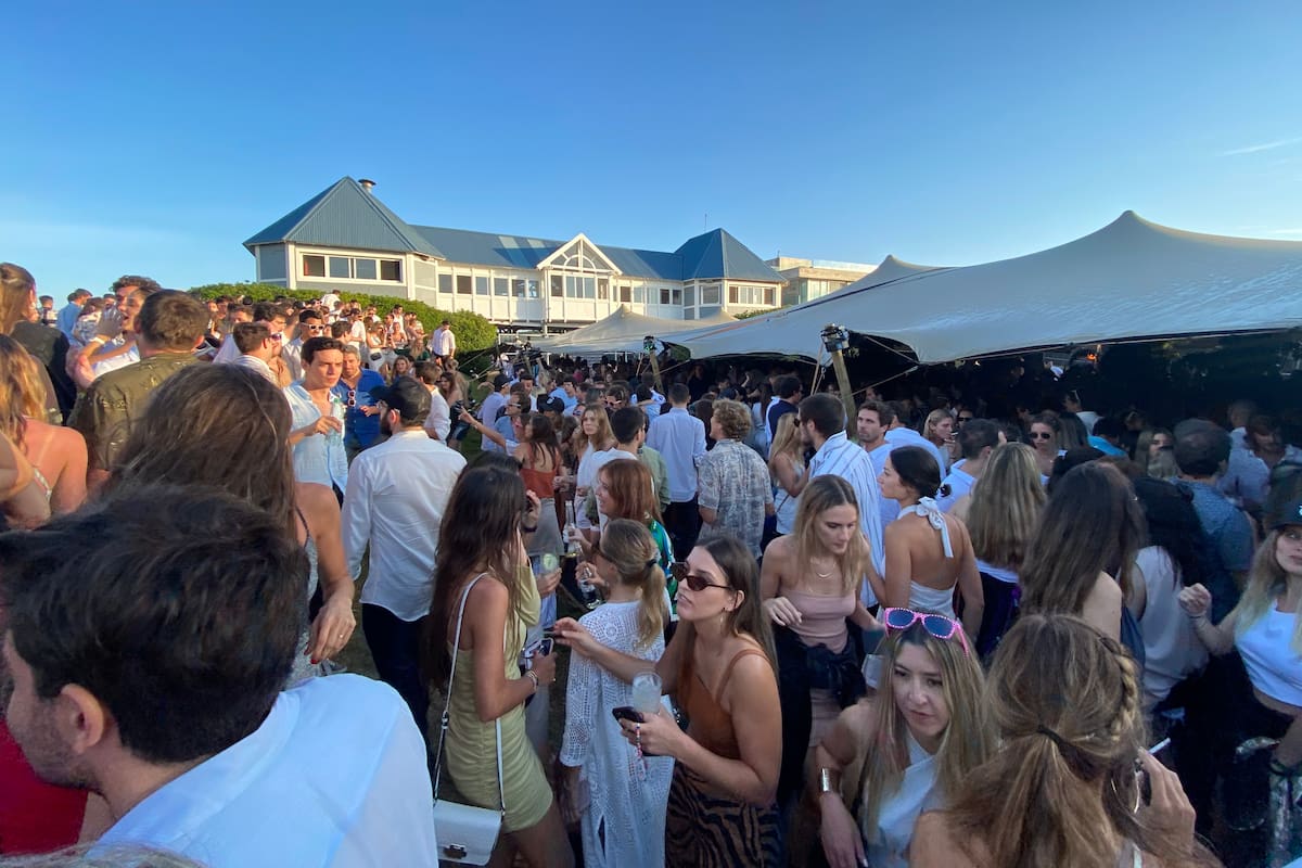 El Club de Playa, en Manantiales, repleto de argentinos para recibir el Año Nuevo en la fiesta Sensation
