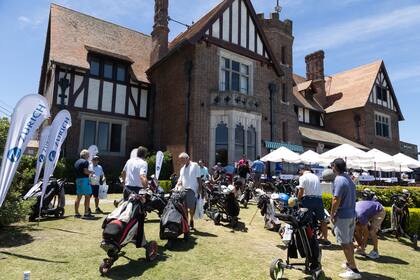 El Club House es una construcción de estilo Tudor inaugurado en 1926 y considerado uno de los más bellos y refinados chalets de Mar del Plata, hoy patrimonio arquitectónico y urbano de la ciudad.