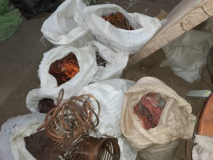 El cobre robado era guardado en bolsas de arpillera