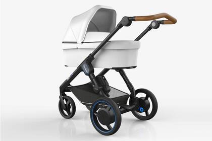 El cochecito para bebés de Emmaljunga con motor eléctrico