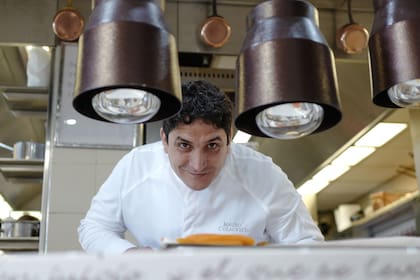 El cocinero argentino con tres estrellas Michelin esta semana fue elegido con su restaurante Mirazur como el mejor del mundo