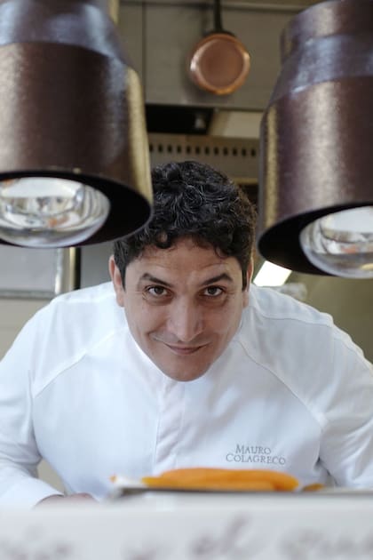 Es el primer cocinero no francés en obtener tres estrellas Michelin