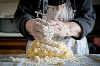 Nonna se busca. La curiosa oferta laboral del restaurante de Donato De Santis