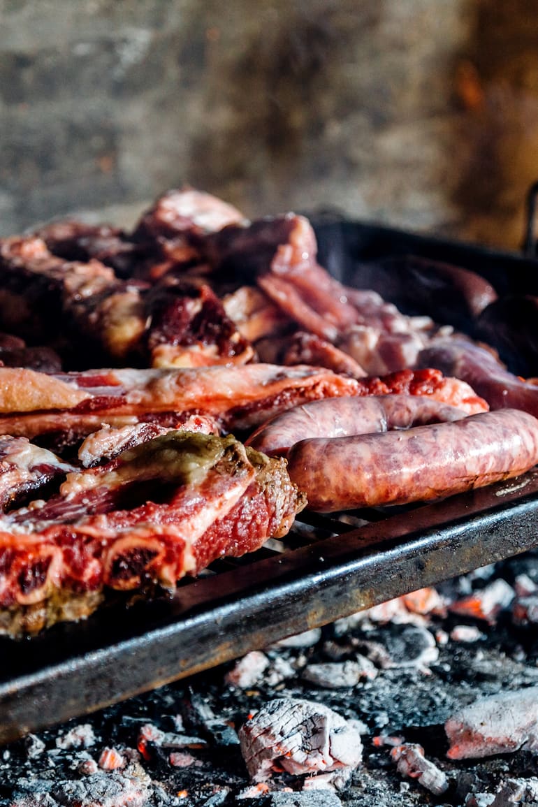 El cocinero de la Selección cuenta cómo prepara el asado que ya es emblema del equipo argentino
