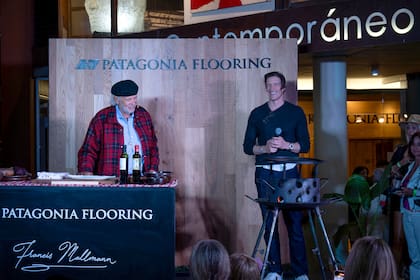 El cocktail de Patagonia Flooring sucedió en el característico local de Cariló con la conducción de Iván de Pineda y Francis Mallmann como chef invitado.