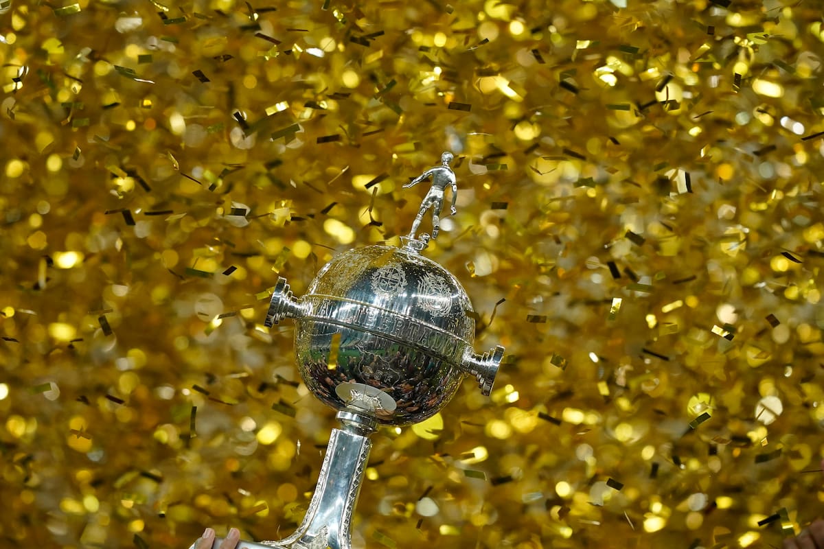 El codiciado trofeo de la Libertadores