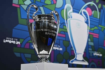 El codiciado trofeo de la Champions League 2023-2024 que estará en juego el 1° de junio, en Wembley