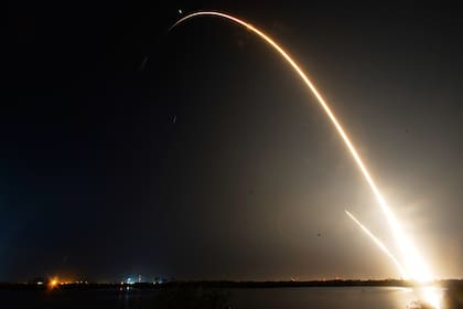 El cohete de la NASA y Space X Crew-12 que se dirige a la Estación Espacial