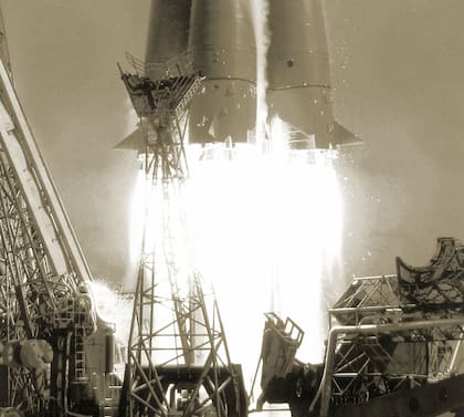 El cohete R-7 fue creado con fines balísticos, pero adaptado para la exploración espacial.