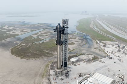 El cohete Starship de SpaceX en el lugar de lanzamiento en Boca Chica, Texas.