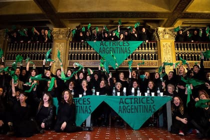 El colectivo de Actrices Argentinas semanas antes de la discusión del debate por el aborto legal en Senadores