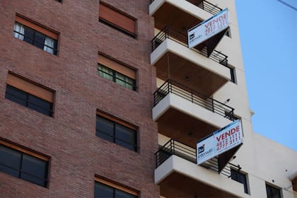 El Colegio de Escribanos informó sobre la caída en el sector de venta de propiedades