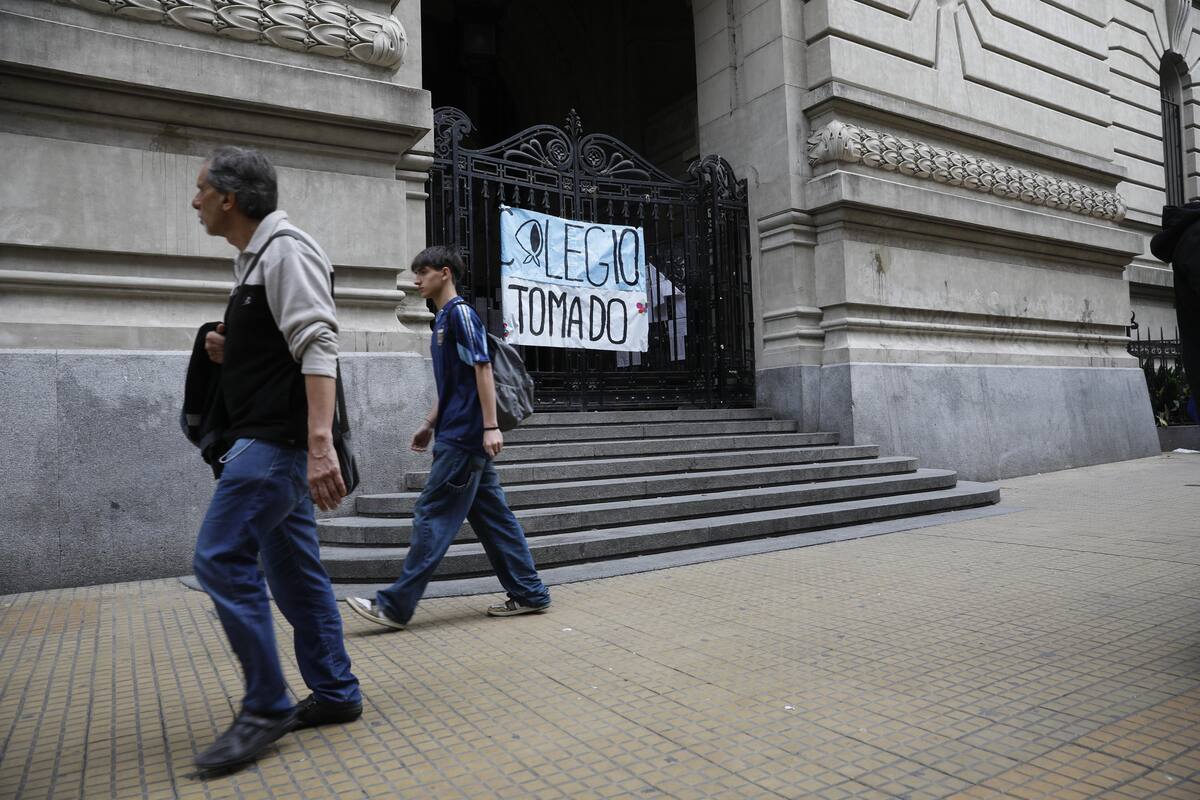 El Colegio Nacional de Buenos Aires está tomado desde anoche