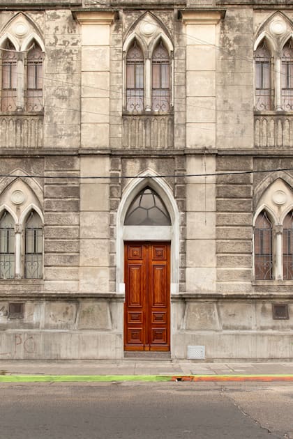 El Colegio San José de las Hermanas Adoratrices tiene una fachada lindísima.