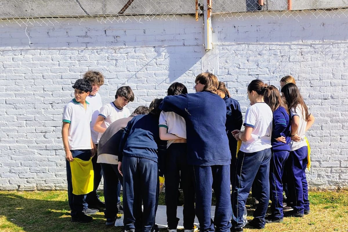 El Colegio San Nicolas, ubicado en Chacras de Coria, fue de los primeros en implementar prohibiciones al uso de celulares; este año decidió intensificarlas