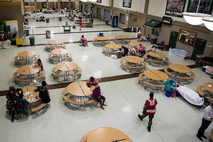 El colegio secundario Conway en Myrtle Beach se transformó en un refugio