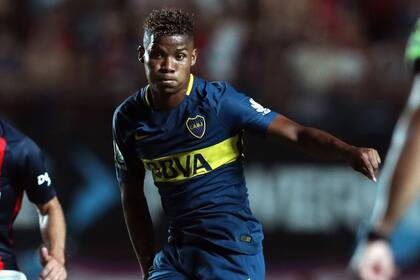 El colombiano Wilmar Barrios, el equilibrio en el mediocampo de Boca que no estuvo en La Paternal