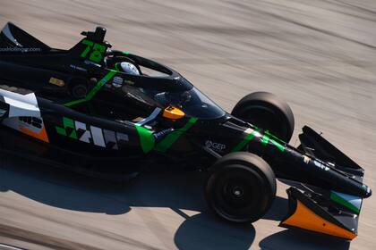 El color papaya en el coche del equipo al que lidera el argentino Ricardo Juncos se debe a la alianza que la escuadra realizó con Arrow McLaren.