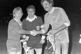 Cuando Bochini y otros cracks de Independiente jugaron contra el CASI campeón: un recuerdo mágico