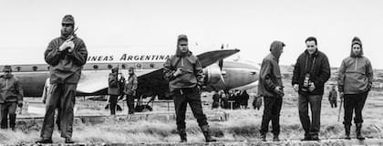 El comando argentino se negó a entregarse; fueron acogidos por un cura y regresaron al día siguiente, detenidos