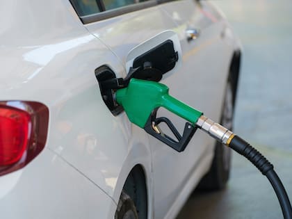 El combustible más frío y denso ofrece mayor energía por galón, lo que se traduce en un mejor rendimiento para los conductores frecuentes