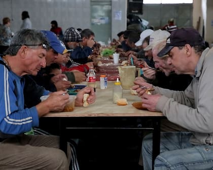 El comedero del comando del PJ, donde se juntan los militantes después de volantear en la calle