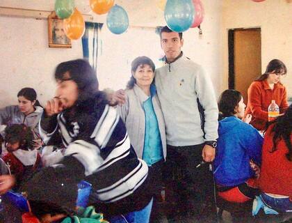 El comedor Catalina lo hicieron hace 21 años y ahora alimentan a 80 chicos y entregan platos de comida a gente mayor