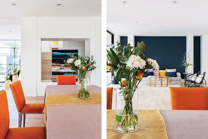 Sobre la mesa, mantel de gasa de algodón con camino de arpillera (Cuatro Elementos) y florero de vidrio con un ramo silvestre (Regiacasa Deco). Las sillas de chapa con asiento de pana fueron un regalo de casamiento.