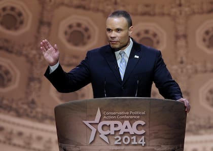 El comentarista conservador Dan Bongino habla en la conferencia anual del Comité de Acción Política Conservadora en Maryland
