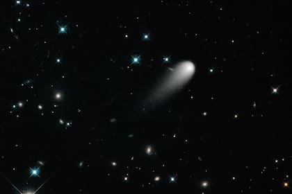 El cometa podría alcanzar su máximo brillo durante su paso cercano