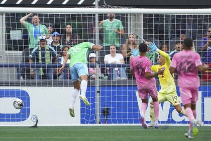 El comienzo del final de Inter Miami: Osaze De Rosario, autor de cuatro goles en la Leagues Cup, remata de cabeza y abre el resultado para Seattle Sounders