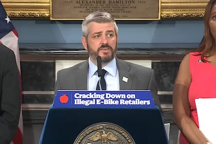 El comisionado de Transporte, Mike Flynn, aclaró que las bicicletas eléctricas reglamentarias siguen siendo una opción eficiente y segura
