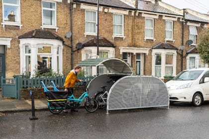 El comisionado del Departamento de Transporte de la Ciudad de Nueva York (Nycdot) anunció 500 nuevas unidades de almacenamiento de bicicletas