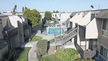 El complejo de apartamentos Parkview como lucen ahora, en los suburbios de San Diego