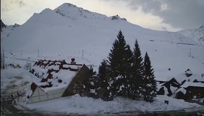 El complejo Las Leñas, cubierto de nieve