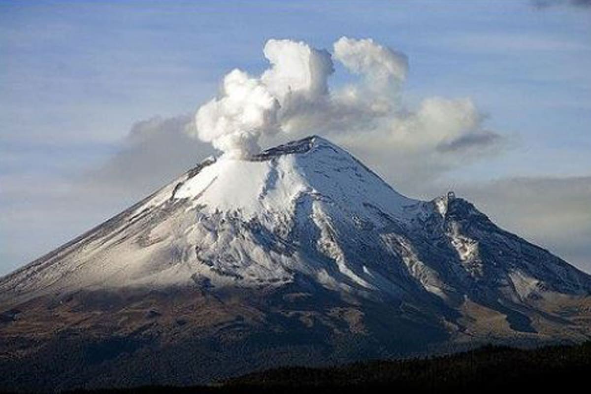 El Complejo Volcánico Puyehue - Cordón Caulle está a unos 800 kilómetros de Santiago