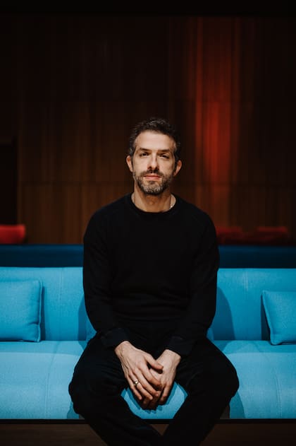 "El compromiso político de un artista es una gran pregunta que debe ser respondida individualmente porque depende de una elección personal", dice Wellber sobre las opiniones acerca de la invasión rusa a Ucrania en el mundo de la música clásica.