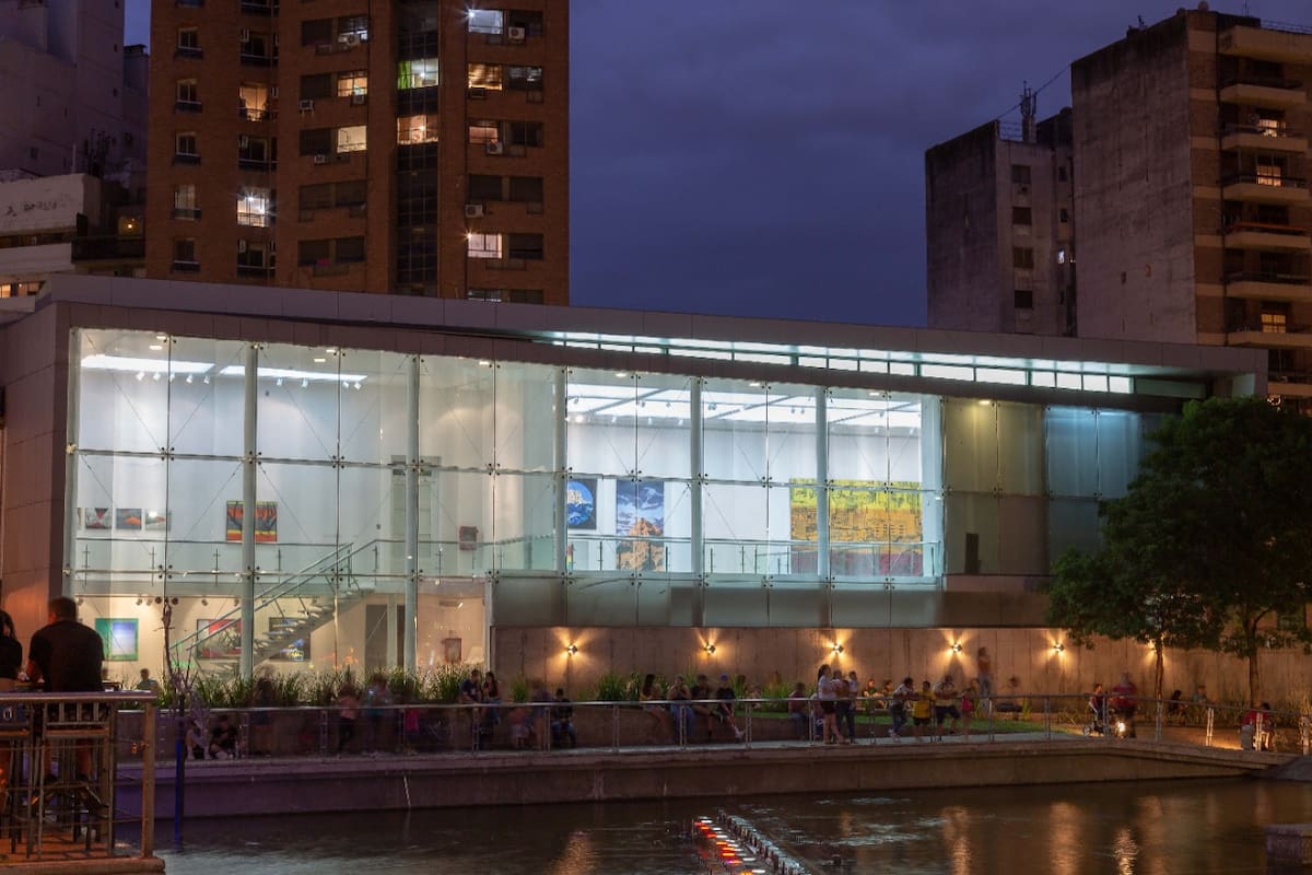 El concepto del rediseño de la sala fue "romper la hermeticidad"