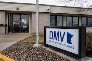 El condado de Houston busca privatizar el DMV por falta de trabajadores
