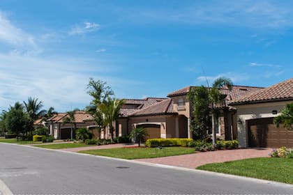 El condado de Palm Beach apoyará a 100 residentes para que compren su casa