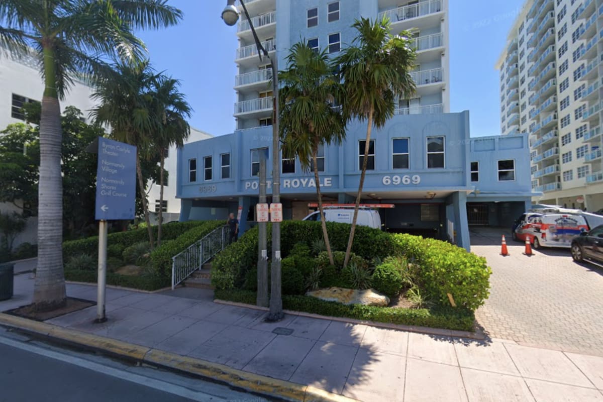 El condominio Port Royale en Miami fue desalojado después de encontrar fallas en su estructura