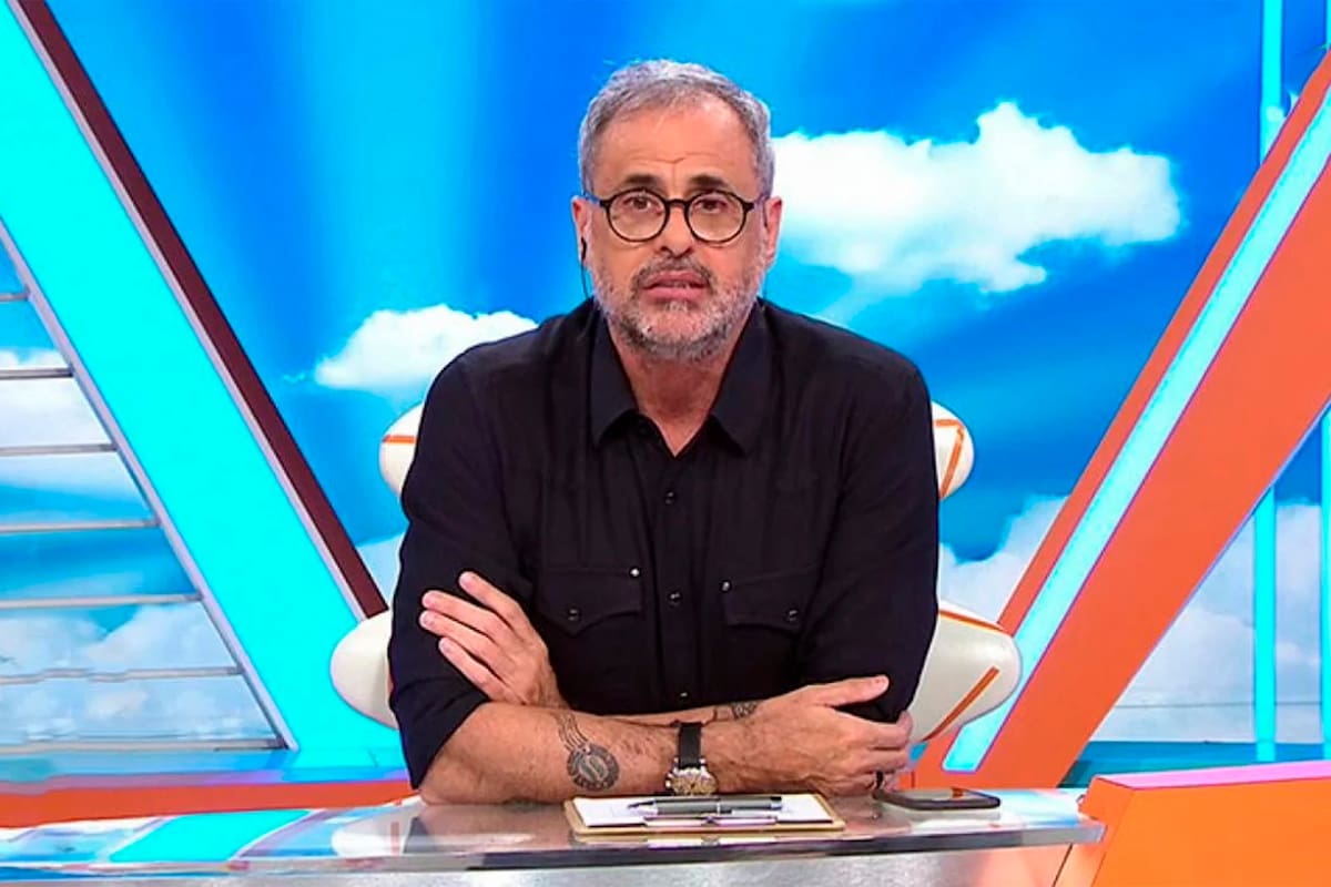 El conductor de Intrusos apuntó, una vez más, a la familia de la diva